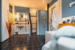 Badezimmer im Erdgeschoss 04