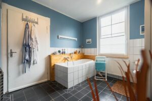 Badezimmer im Erdgeschoss 02